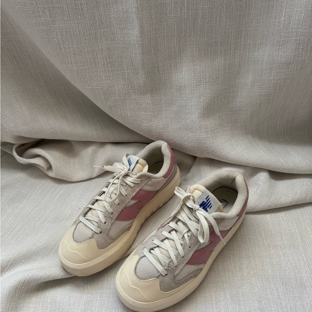 New Balance Women's Sneakers in Cream and Pink